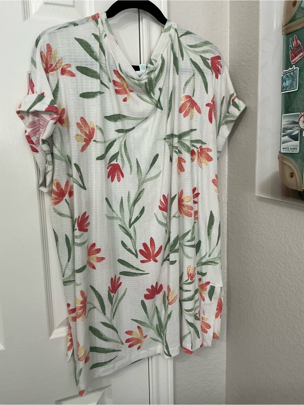 LuLaRoe White Floral Short-Sleeve Tunic with Coral & Green Print Leah